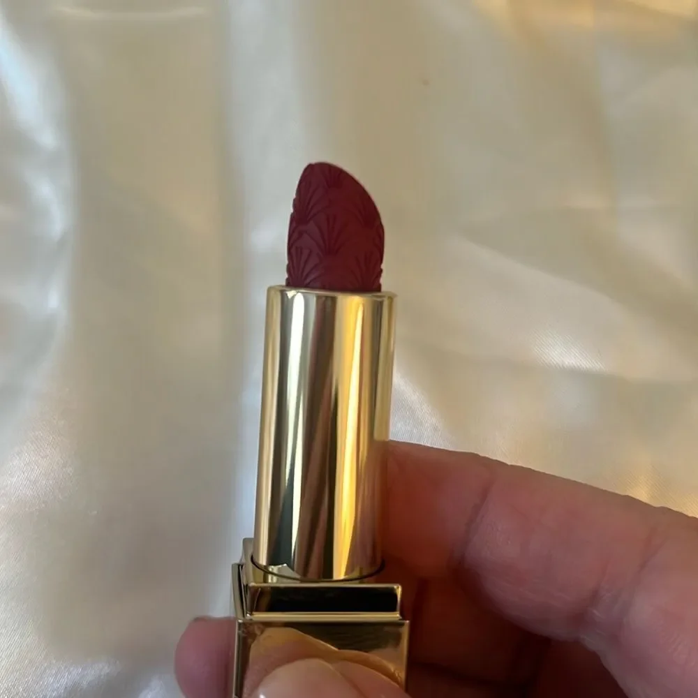 Estée Lauder set of 2 Red Velvet Lipsticks - New